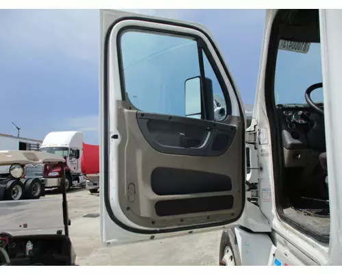 FREIGHTLINER CASCADIA 125 DOOR ASSEMBLY, FRONT