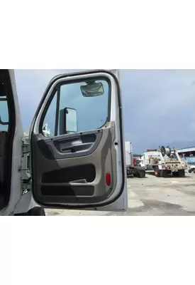 FREIGHTLINER CASCADIA 125 DOOR ASSEMBLY, FRONT