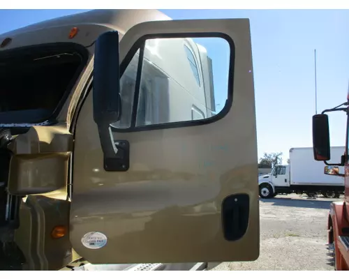 FREIGHTLINER CASCADIA 125 DOOR ASSEMBLY, FRONT