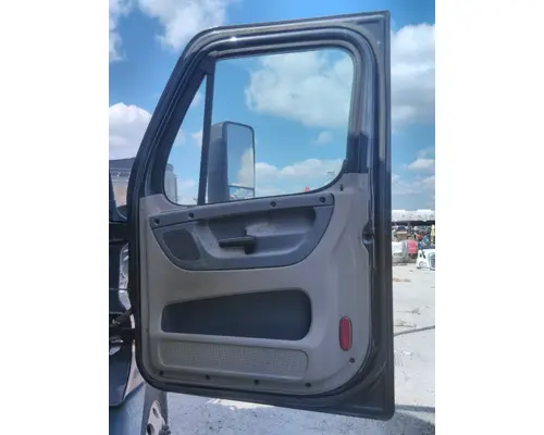 FREIGHTLINER CASCADIA 125 DOOR ASSEMBLY, FRONT