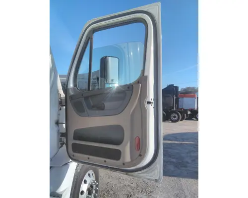 FREIGHTLINER CASCADIA 125 DOOR ASSEMBLY, FRONT