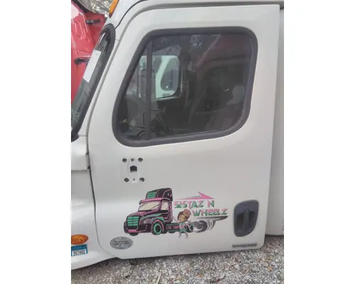 FREIGHTLINER CASCADIA 125 DOOR ASSEMBLY, FRONT