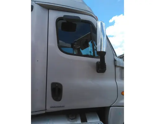 FREIGHTLINER CASCADIA 125 DOOR ASSEMBLY, FRONT
