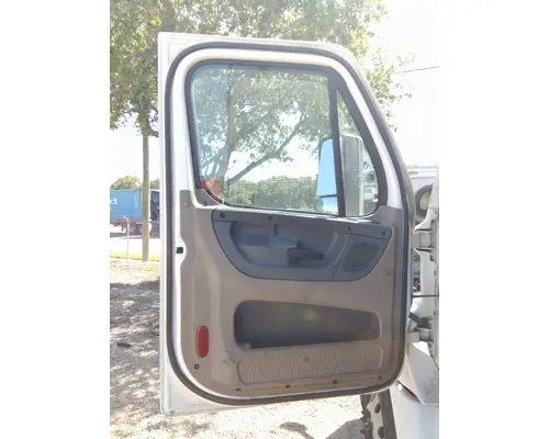 FREIGHTLINER CASCADIA 125 DOOR ASSEMBLY, FRONT