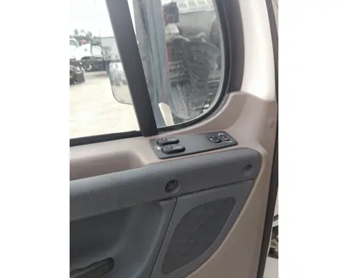 FREIGHTLINER CASCADIA 125 DOOR ASSEMBLY, FRONT