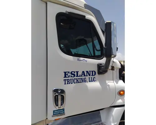 FREIGHTLINER CASCADIA 125 DOOR ASSEMBLY, FRONT