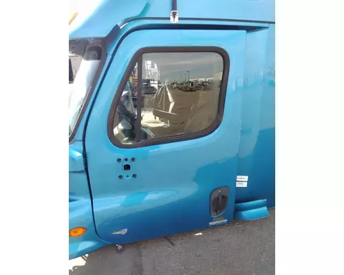 FREIGHTLINER CASCADIA 125 DOOR ASSEMBLY, FRONT