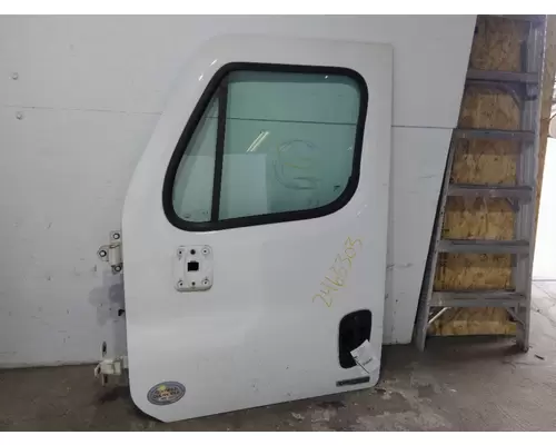 FREIGHTLINER CASCADIA 125 DOOR ASSEMBLY, FRONT
