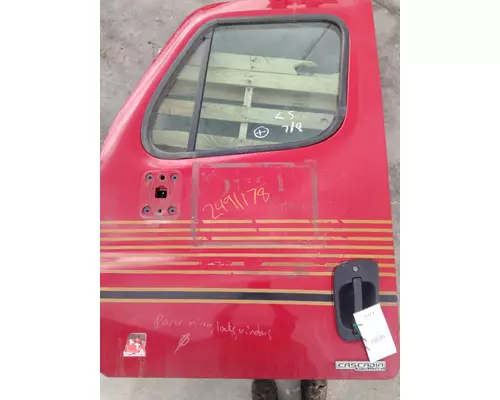 FREIGHTLINER CASCADIA 125 DOOR ASSEMBLY, FRONT
