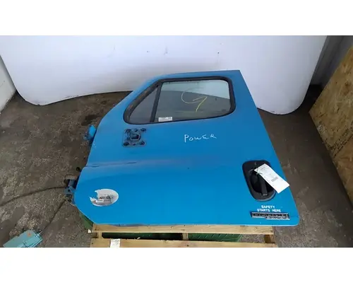 FREIGHTLINER CASCADIA 125 DOOR ASSEMBLY, FRONT