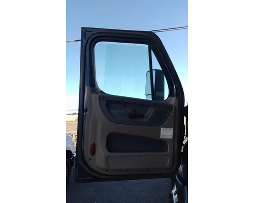 FREIGHTLINER CASCADIA 125 DOOR ASSEMBLY, FRONT