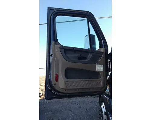 FREIGHTLINER CASCADIA 125 DOOR ASSEMBLY, FRONT
