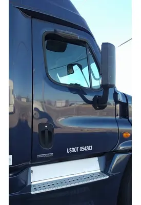 FREIGHTLINER CASCADIA 125 DOOR ASSEMBLY, FRONT
