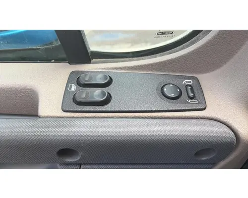 FREIGHTLINER CASCADIA 125 DOOR ASSEMBLY, FRONT