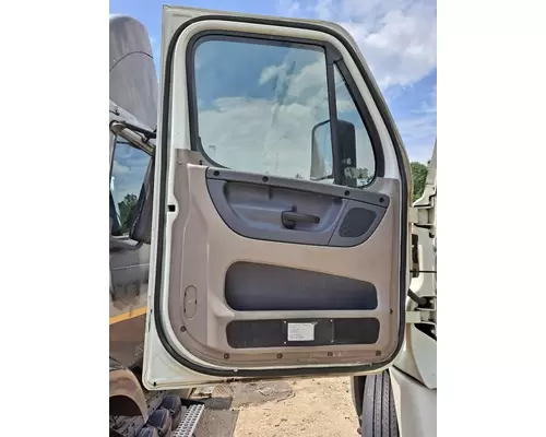 FREIGHTLINER CASCADIA 125 DOOR ASSEMBLY, FRONT