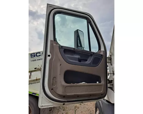 FREIGHTLINER CASCADIA 125 DOOR ASSEMBLY, FRONT