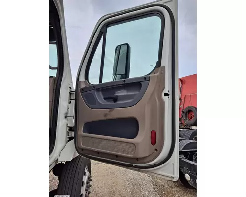 FREIGHTLINER CASCADIA 125 DOOR ASSEMBLY, FRONT