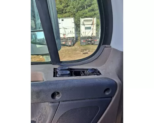 FREIGHTLINER CASCADIA 125 DOOR ASSEMBLY, FRONT