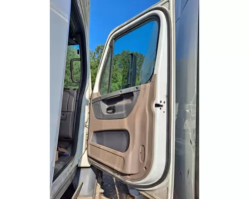 FREIGHTLINER CASCADIA 125 DOOR ASSEMBLY, FRONT