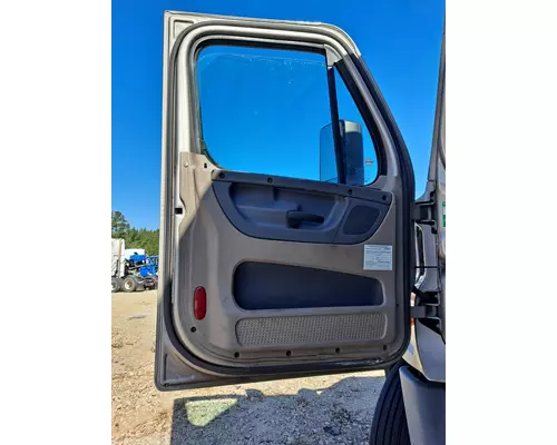 FREIGHTLINER CASCADIA 125 DOOR ASSEMBLY, FRONT