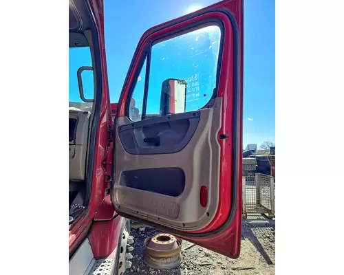 FREIGHTLINER CASCADIA 125 DOOR ASSEMBLY, FRONT