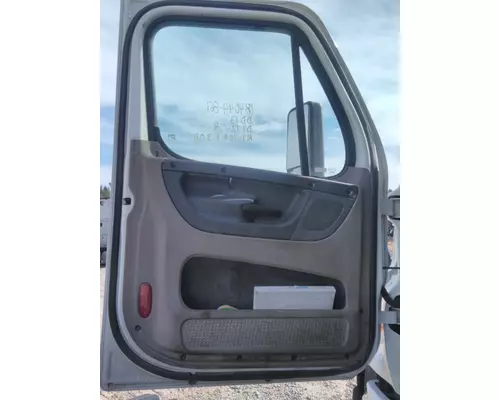 FREIGHTLINER CASCADIA 125 DOOR ASSEMBLY, FRONT