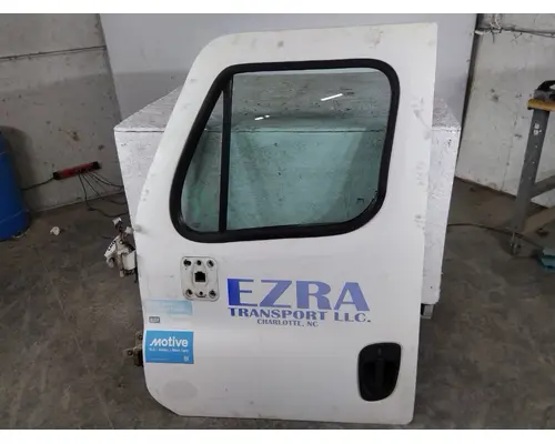 FREIGHTLINER CASCADIA 125 DOOR ASSEMBLY, FRONT