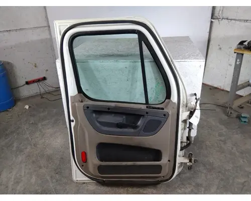 FREIGHTLINER CASCADIA 125 DOOR ASSEMBLY, FRONT
