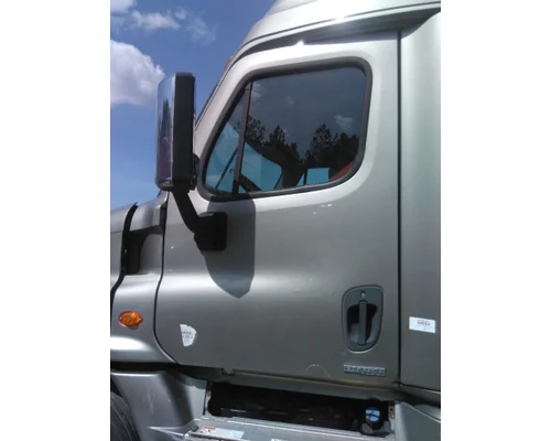 FREIGHTLINER CASCADIA 125 DOOR ASSEMBLY, FRONT