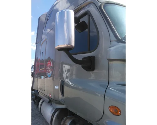 FREIGHTLINER CASCADIA 125 DOOR ASSEMBLY, FRONT