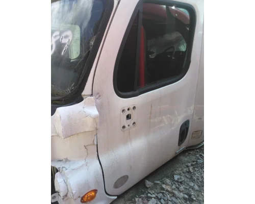 FREIGHTLINER CASCADIA 125 DOOR ASSEMBLY, FRONT