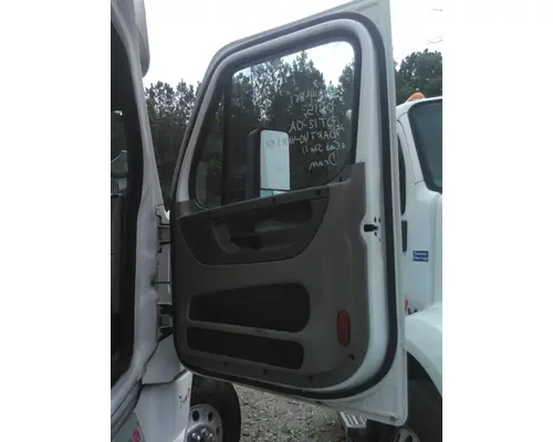 FREIGHTLINER CASCADIA 125 DOOR ASSEMBLY, FRONT