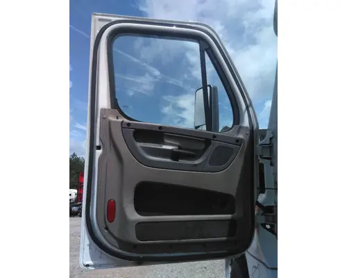 FREIGHTLINER CASCADIA 125 DOOR ASSEMBLY, FRONT