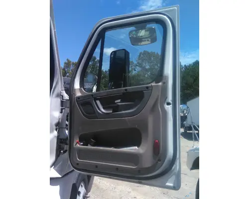 FREIGHTLINER CASCADIA 125 DOOR ASSEMBLY, FRONT