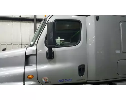 FREIGHTLINER CASCADIA 125 DOOR ASSEMBLY, FRONT