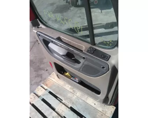 FREIGHTLINER CASCADIA 125 DOOR ASSEMBLY, FRONT