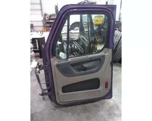 FREIGHTLINER CASCADIA 125 DOOR ASSEMBLY, FRONT