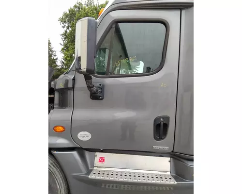 FREIGHTLINER CASCADIA 125 DOOR ASSEMBLY, FRONT