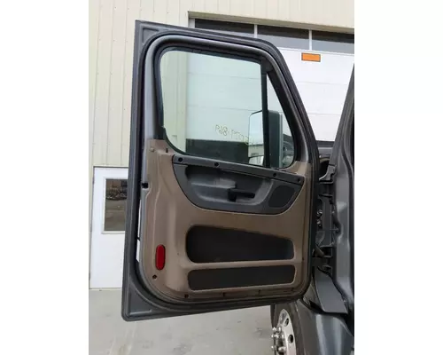 FREIGHTLINER CASCADIA 125 DOOR ASSEMBLY, FRONT