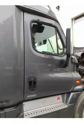 FREIGHTLINER CASCADIA 125 DOOR ASSEMBLY, FRONT