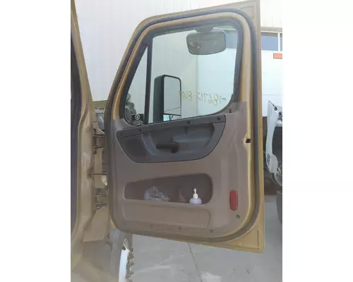 FREIGHTLINER CASCADIA 125 DOOR ASSEMBLY, FRONT