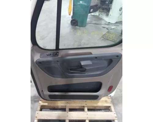 FREIGHTLINER CASCADIA 125 DOOR ASSEMBLY, FRONT