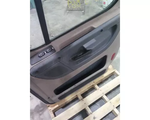 FREIGHTLINER CASCADIA 125 DOOR ASSEMBLY, FRONT