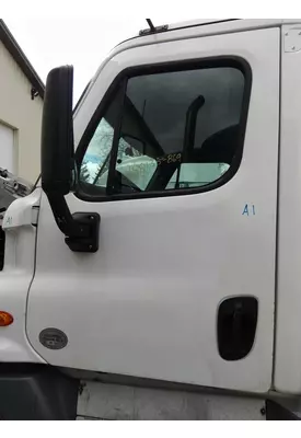 FREIGHTLINER CASCADIA 125 DOOR ASSEMBLY, FRONT