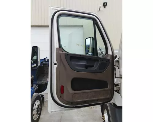 FREIGHTLINER CASCADIA 125 DOOR ASSEMBLY, FRONT