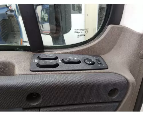 FREIGHTLINER CASCADIA 125 DOOR ASSEMBLY, FRONT