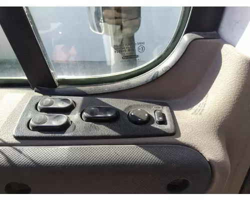 FREIGHTLINER CASCADIA 125 DOOR ASSEMBLY, FRONT