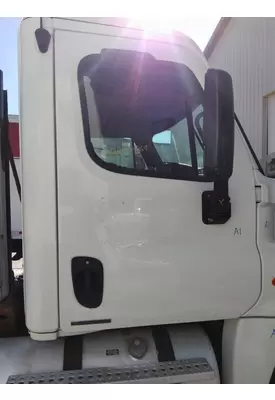 FREIGHTLINER CASCADIA 125 DOOR ASSEMBLY, FRONT