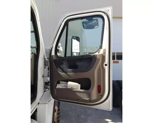 FREIGHTLINER CASCADIA 125 DOOR ASSEMBLY, FRONT