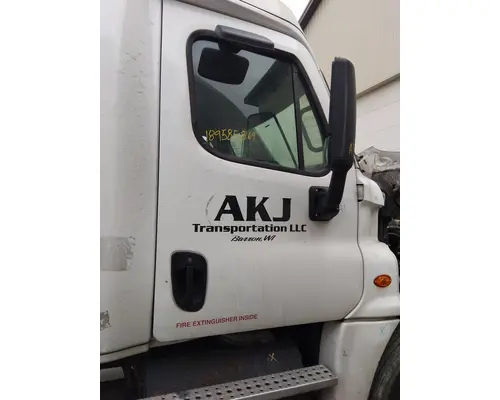 FREIGHTLINER CASCADIA 125 DOOR ASSEMBLY, FRONT